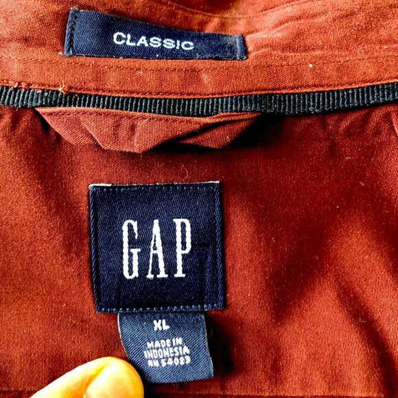 Gap men’s burgundy long sleeve Size XL Classic Fit 100% cotton blends - Picture 2 of 4